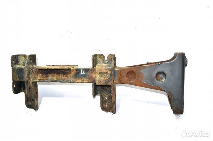 Кронштейн крыла, передний мост задний левый DAF XF95 (01.02-12.06)