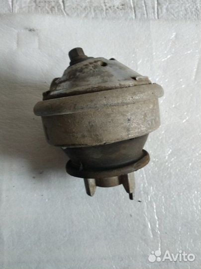 Опора двигателя Mercedes-Benz E-Class W210