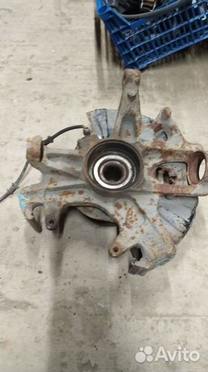 Передняя правая цапфа Mercedes w163