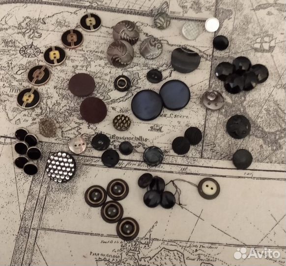 Пуговицы (разные) много, звездочки на погоны