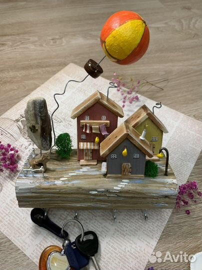 Ключница оригинальная деревянная настенная