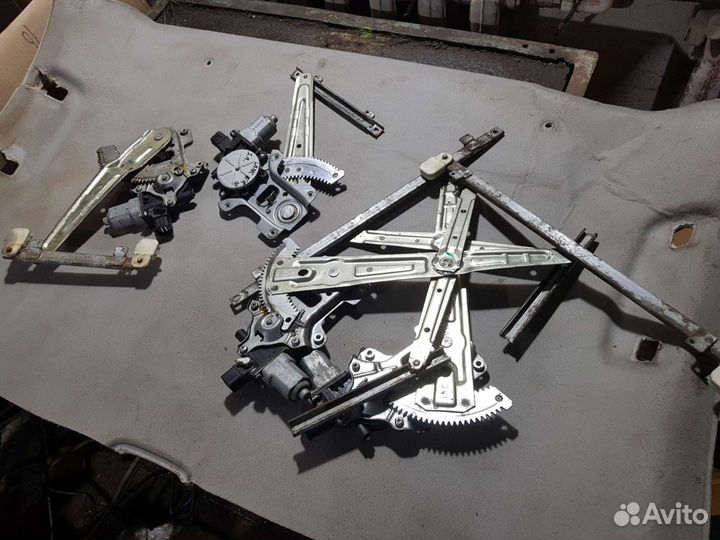 Стеклоподъемник Mitsubishi lancer 10