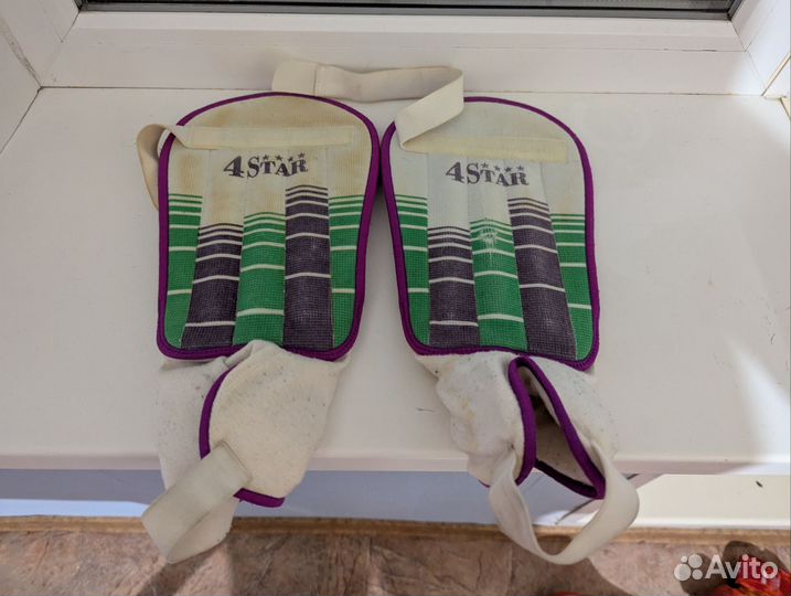 Щитки футбольные с защитой голеностопа