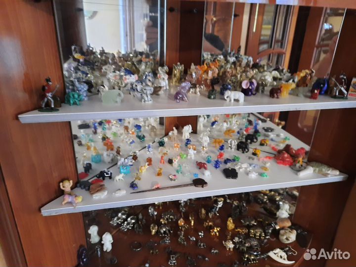 Коллекция маленьких слоников