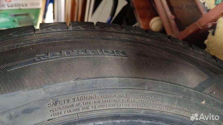 Dunlop Winter Maxx SJ8 R18