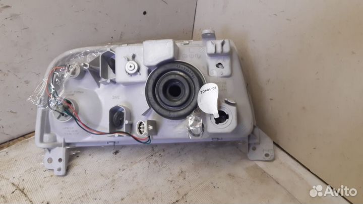 Фара левая Suzuki Vitara