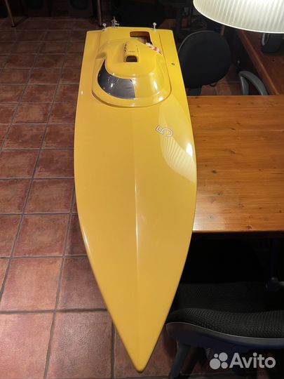 Радиоуправляемый катер Insane