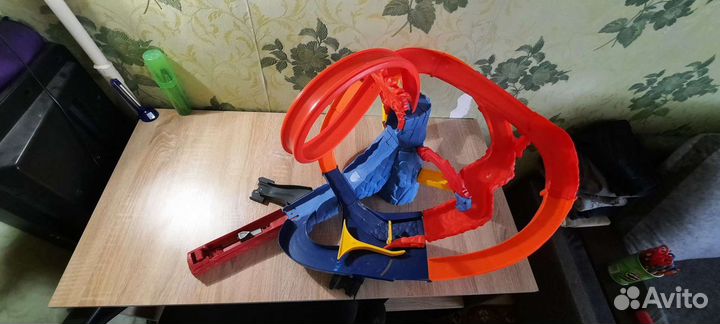 Набор игровой Hot Wheels Вулкан