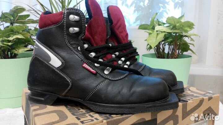 Ботинки лыжные