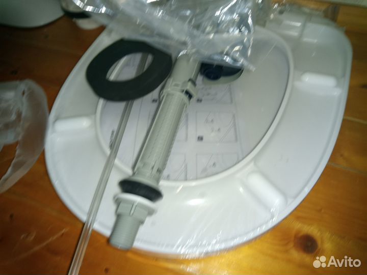 Унитаз с бачком новый