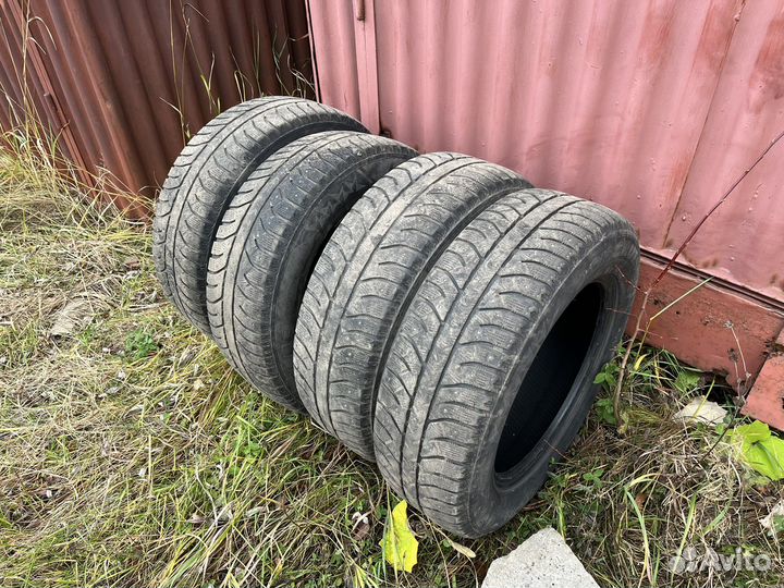 Bridgestone Ice Cruiser 7000 225/65 R17 106T