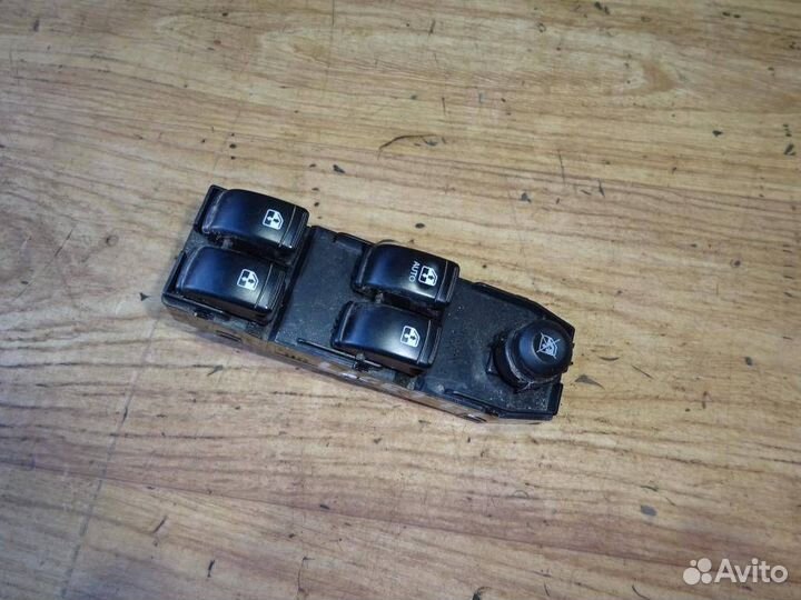 Блок управления стеклоподъемниками Chevrolet Lace