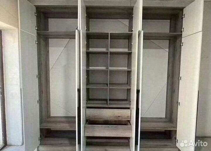 Угловой шкаф