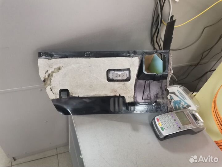 Облицовка пространства для ног пер.пас. бмв Е60