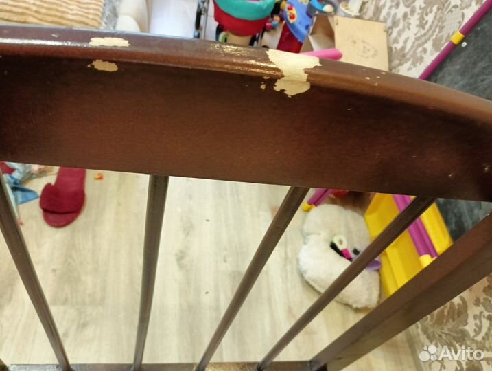 Детская кроватка с универсальным маятником