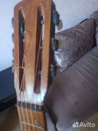 Акустическая гитара