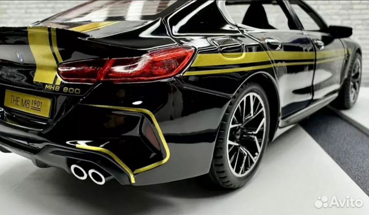 Модель автомобиля BMW M8
