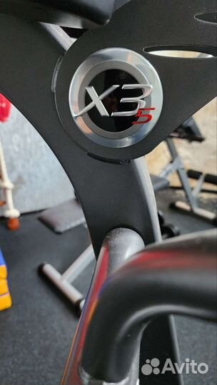 Эллиптический тренажер Life Fitness