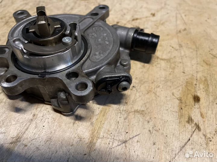 Вакуумный насос Mercedes-Benz M276 276.952