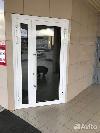 Тамбурные двери в магазин