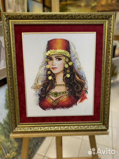 Вышивка ручной работы