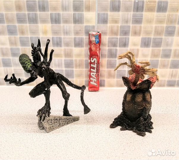 Фигурки Хищников и Чужих из фильмов