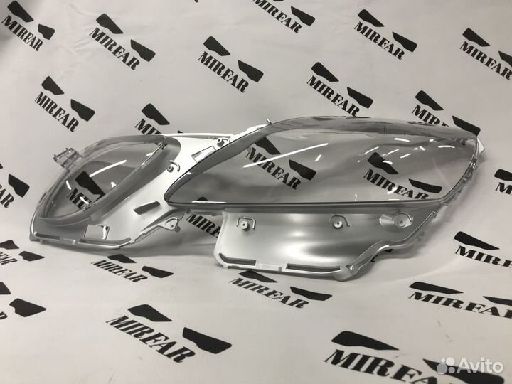 Левое стекло фары Lexus GS s190 2004-2011