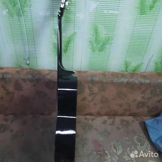 Гитара акустическая 6струнка