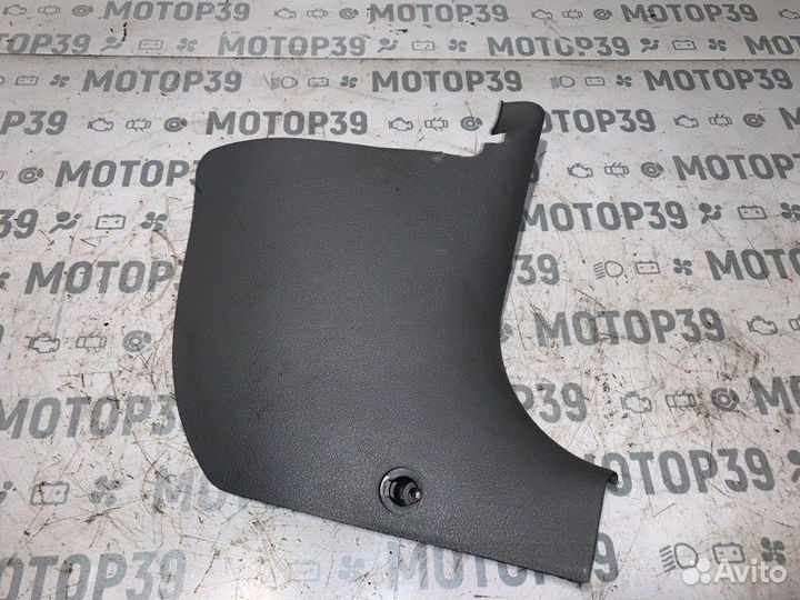 Накладка на порог передняя левая Volkswagen Passat