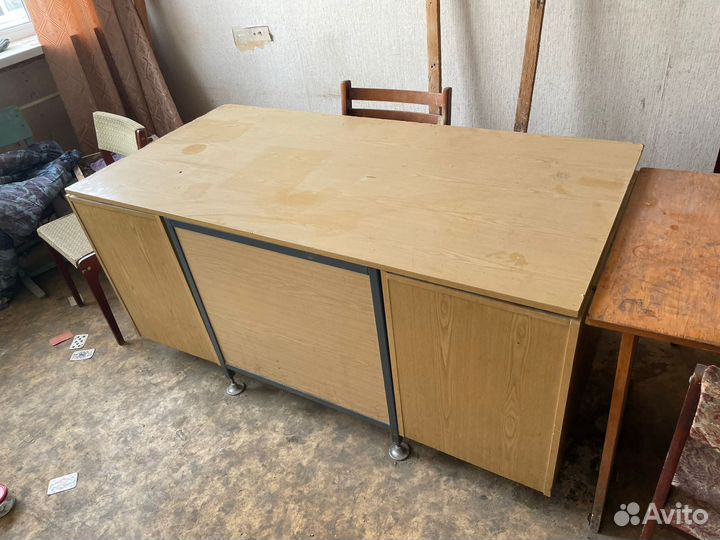 Столы/шкафы/двери/ ламинат бу