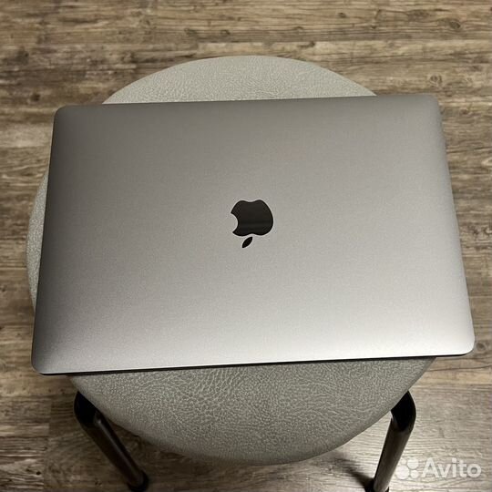 Macbook Pro 13 2018 touch bar 4 ThunderBolt