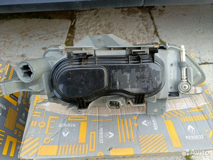 Фары Renault Laguna 1