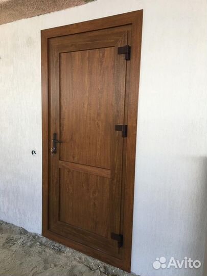 Дверь пластиковая