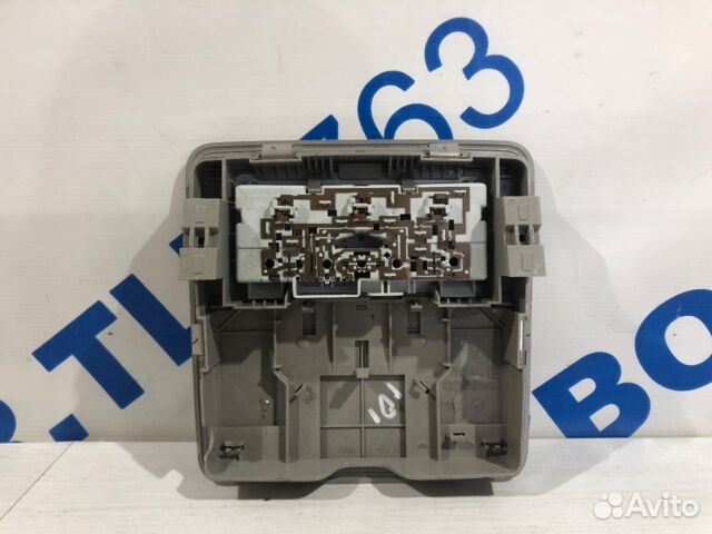 Плафон салонный chevrolet cruze 1.6 мт хетчбэк