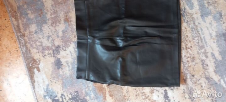 Кожаная юбка короткая