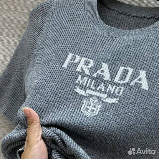 Футболка Prada