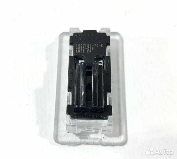 Фонарь подсветки салона Tesla Model X 2019