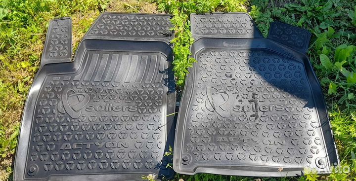 Коврики для салона,в хорошем состоянии