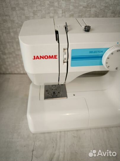 Швейная машина Janome TC-1212