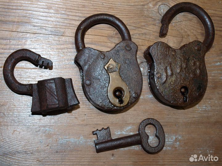 Замочки навесные