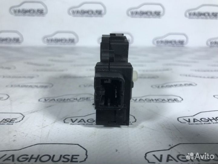 Моторчик заслонки печки Audi A5 8T 3.2 cala 2008