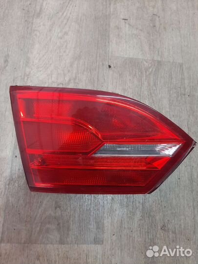 Задний левый фонарь Volkswagen Jetta 6