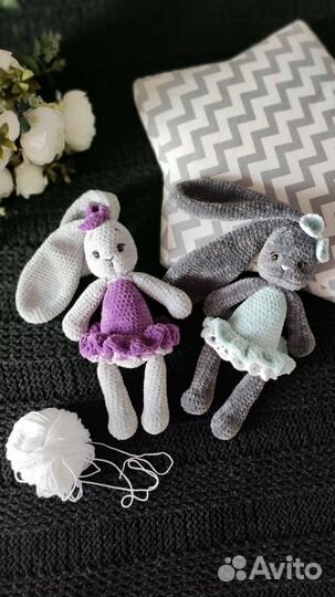 Вязаная мягкая игрушка Зайка амигуруми