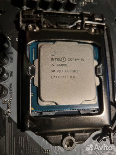 I5 8600k + Asrock Fatal1ty Z370 Gaming K6