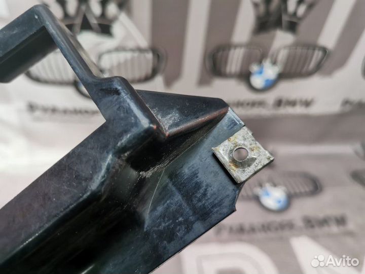 Крепление фары правое Bmw X5 E53 M54B30 2006