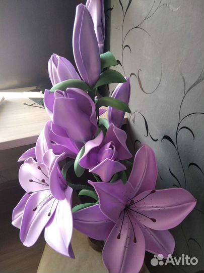 Ростовые цветы и светильники