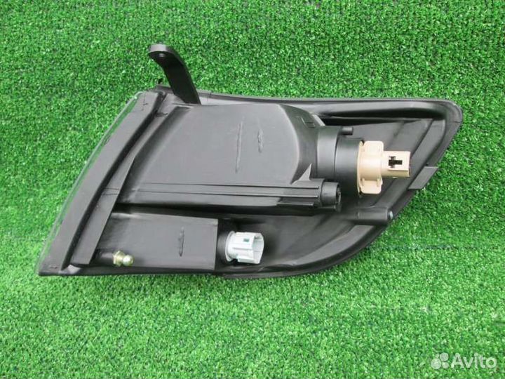 Габарит правый Nissan R'nessa N30