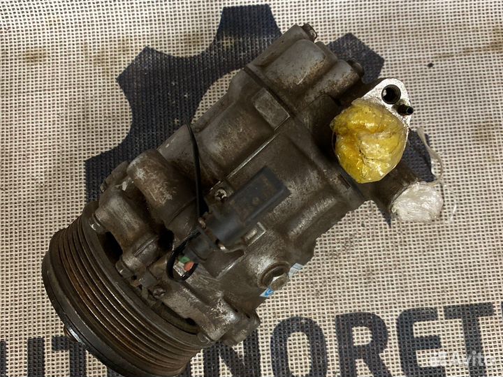 Компрессор кондиционера Volkswagen 6RD820803