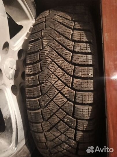 Pirelli Ice Zero 195/65 R15