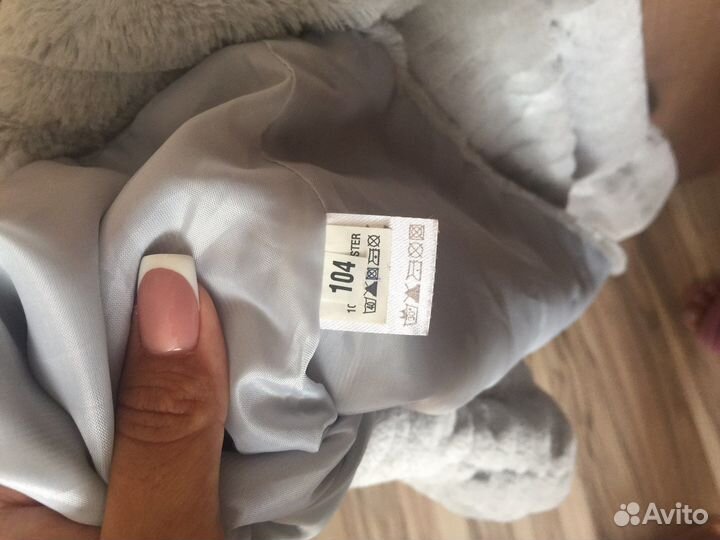 Болеро меховое для девочки 104 р